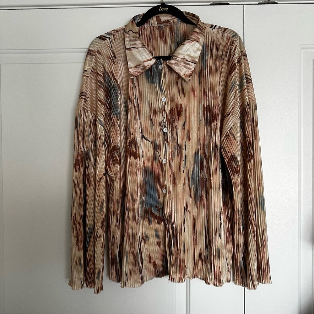 3/$25 ⭐️ SHEIN Brown Khaki Multicolor Pleated Flare Sleeve Blouse - Picture 3 of 6